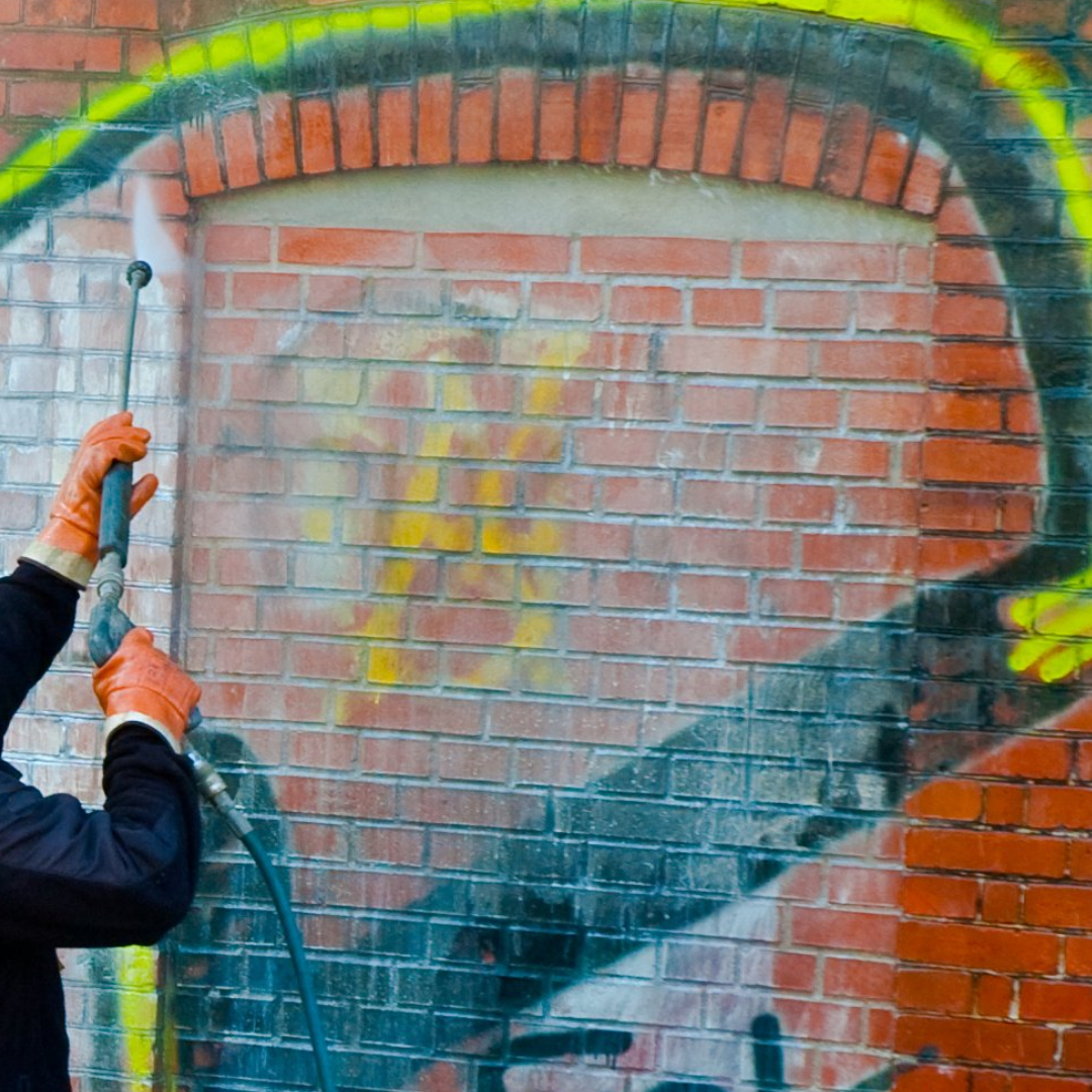 Overlast door graffiti, Panhuijzen Groen verwijdert ongewenst graffiti